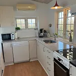 Djursland Lystrup Ferieboliger Nyaraló *