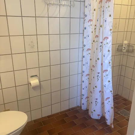 Djursland Lystrup Ferieboliger بيت للعطل *